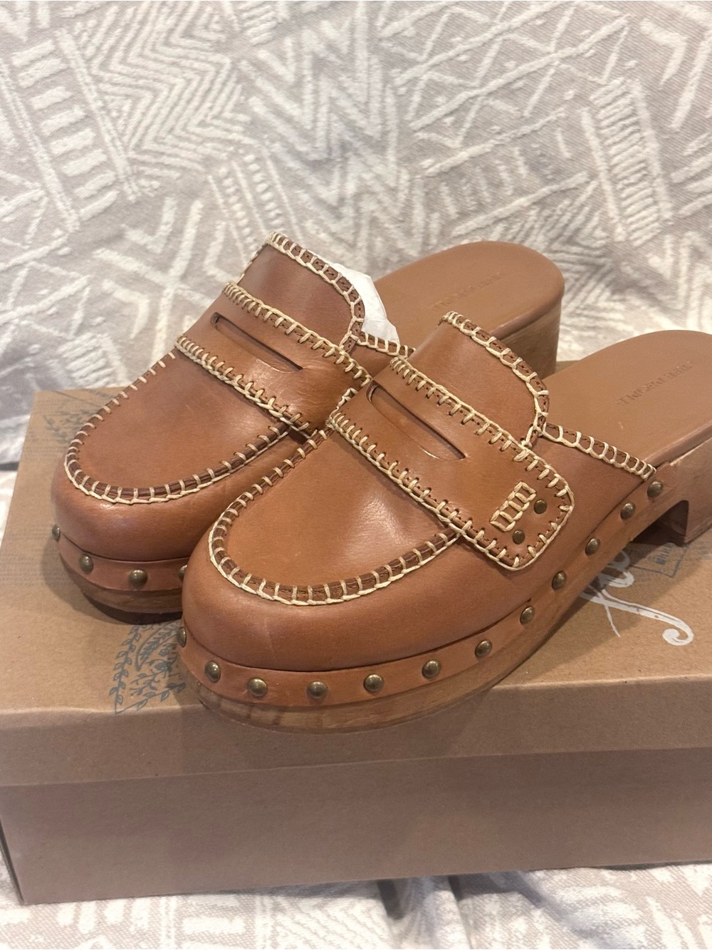 NIB Free People Blanket Stitch Clogs Tan Leather Clog Mules US7.5
